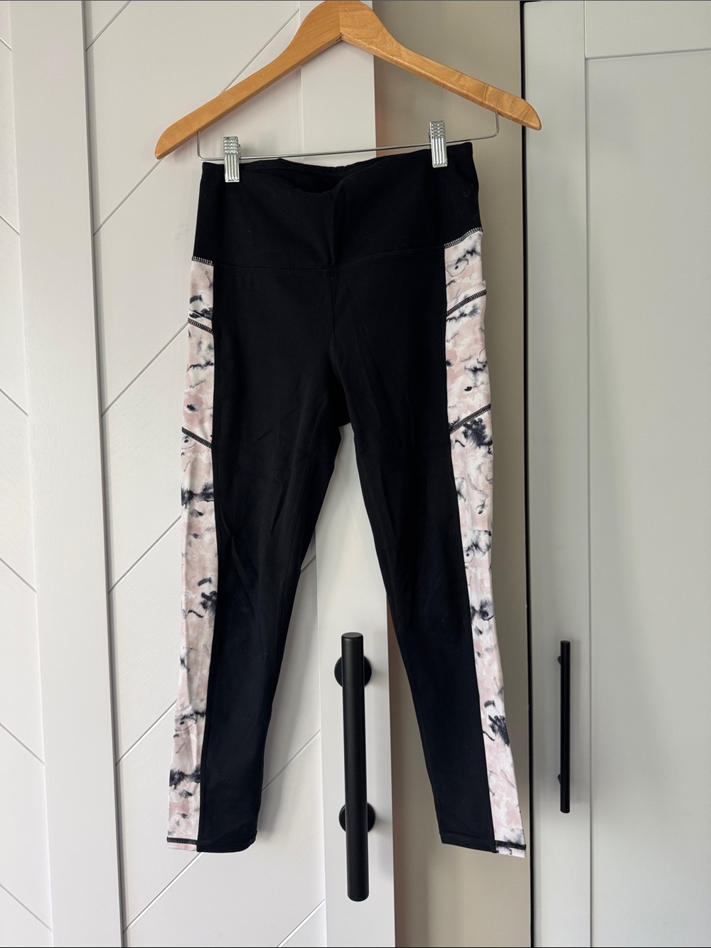 GAIAM Black Leggings with Pink Marble Side Stripes